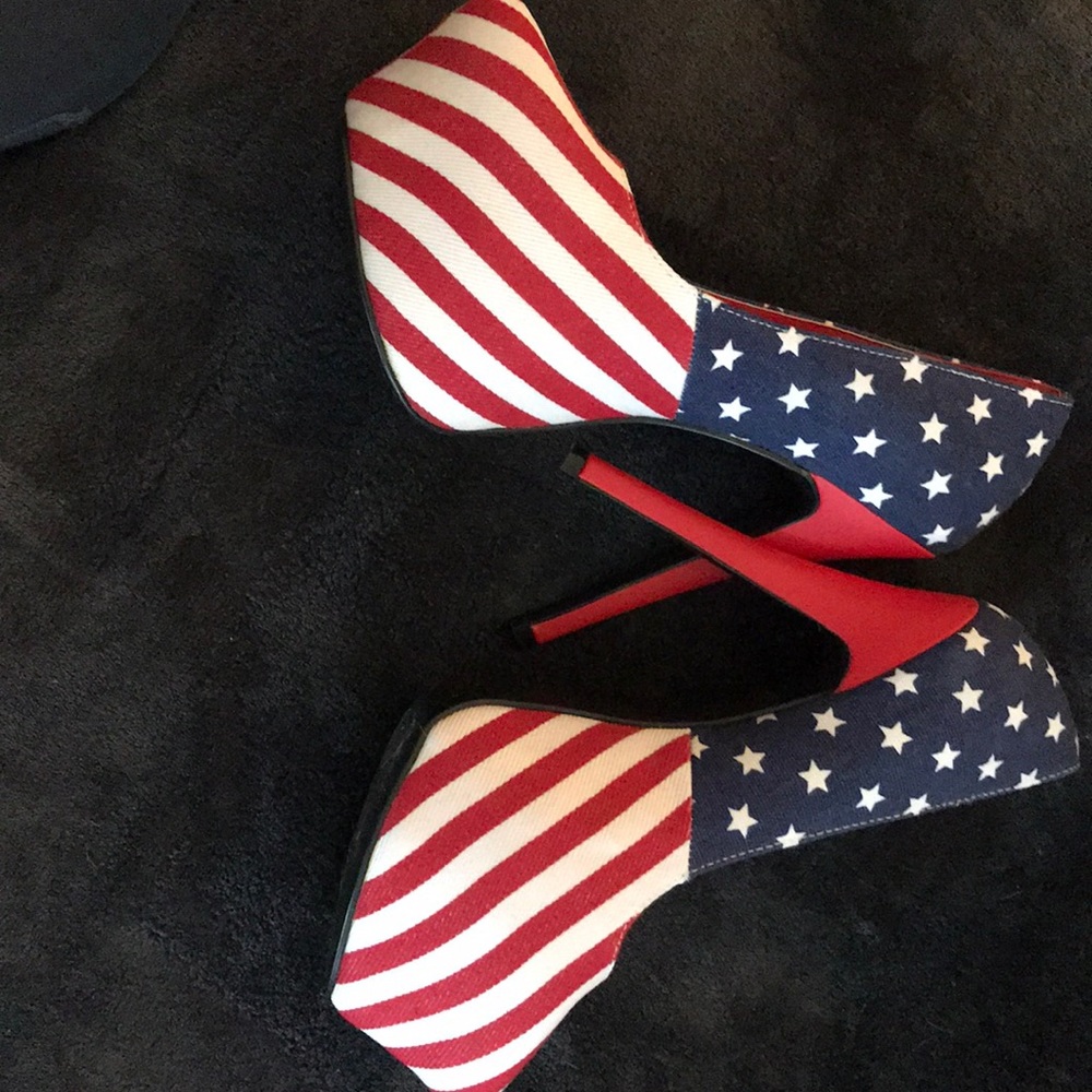 NEVERWORN American flag platform heels